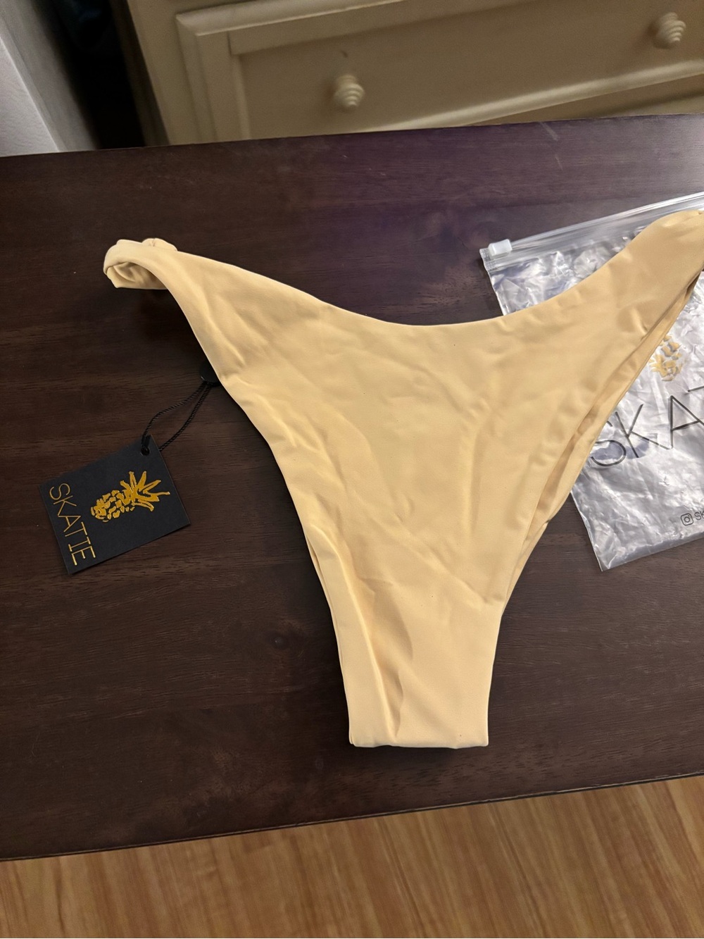 Skate Bikini Bottom in XL, mustard color, BNWT
